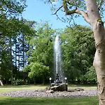 לינה וארוחת בוקר Cannaway House מקרום