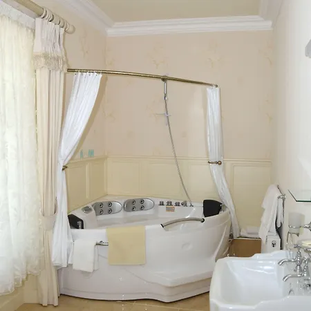 Cannaway House Bed & Breakfast 4*