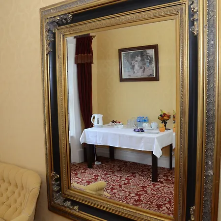 Cannaway House Bed & Breakfast 4*
