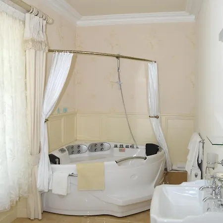 Cannaway House Bed & Breakfast 4*